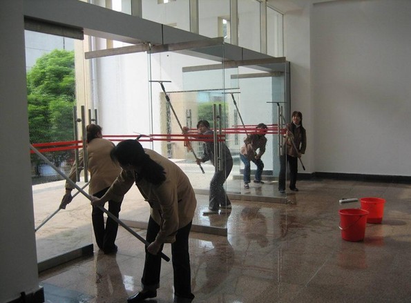 虎門保潔大樓開荒有哪一些程序？